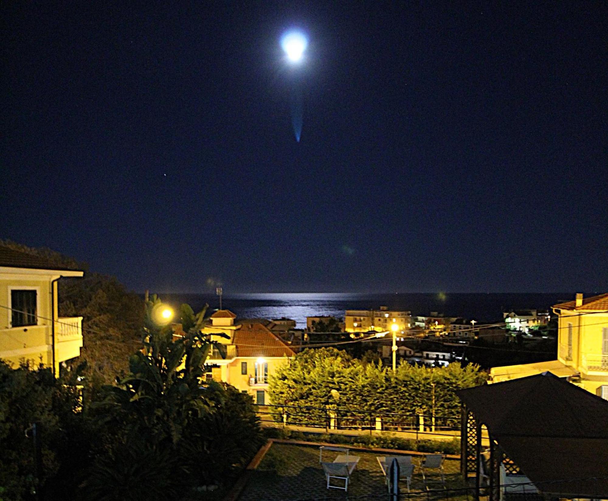 La Pace, Il Sole, Il Mare - Sanremo Casa Indipendente Vista Mare, Posto Auto Privato, Ampio Spazio Esterno Attrezzato, A Pochi Minuti Dalle Spiagge ภายนอก รูปภาพ
