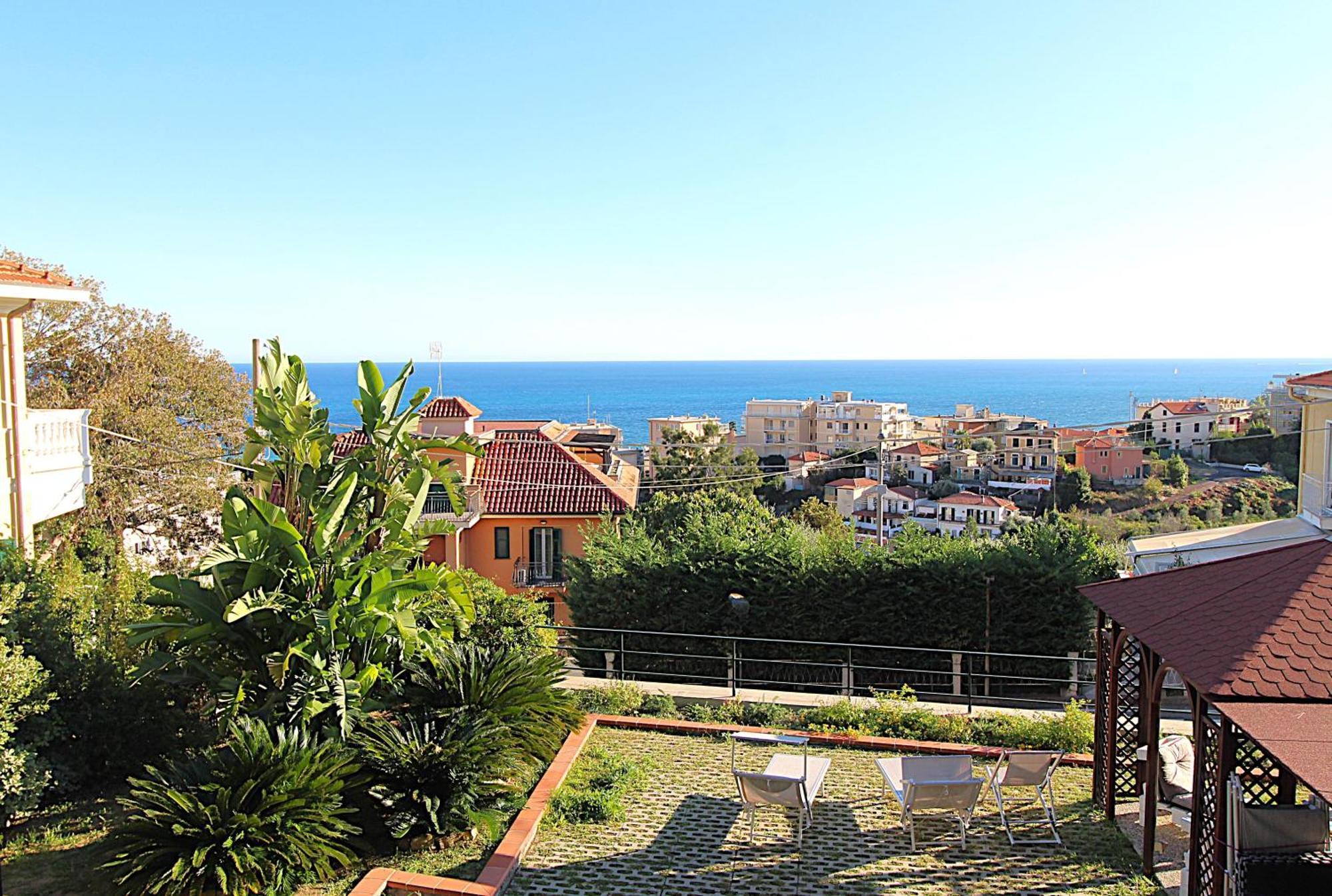 La Pace, Il Sole, Il Mare - Sanremo Casa Indipendente Vista Mare, Posto Auto Privato, Ampio Spazio Esterno Attrezzato, A Pochi Minuti Dalle Spiagge ภายนอก รูปภาพ